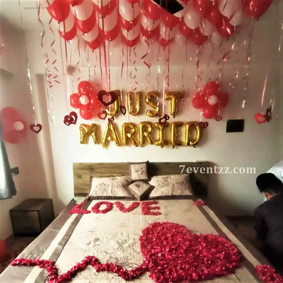 Just Married Bed Decoration for First Night with just married letter foil — photo 2