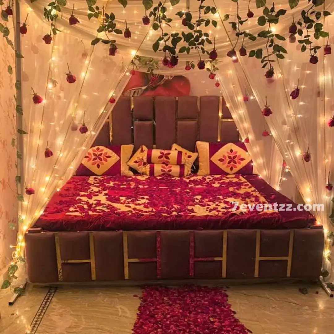 Suhagrat Room Decoration for First Night with square stand with cloth canopy on bed — photo 2