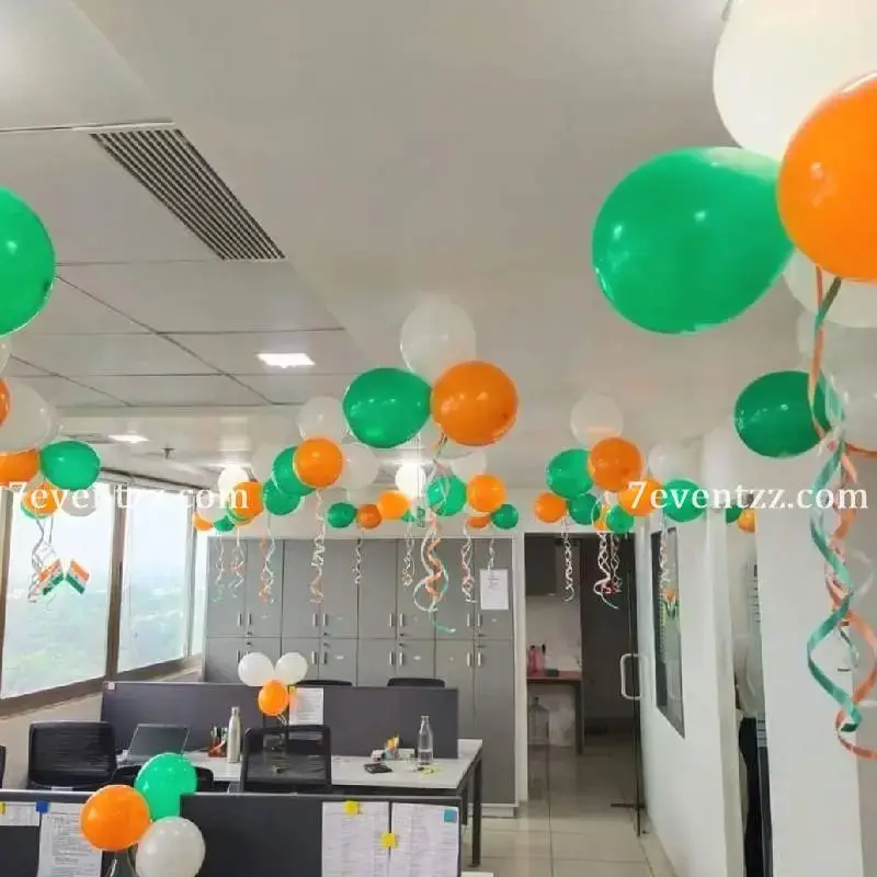 Independence Day Decoration in Office with 60 balloons on ceiling — photo 2