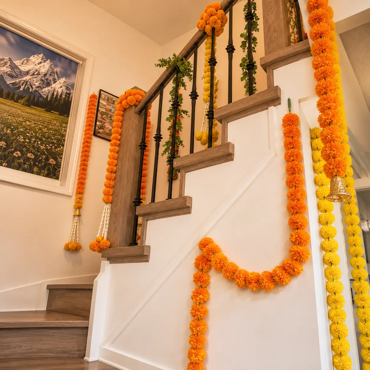 Classic Housewarming Flower Decoration with flowers garland for home decoration — photo 3
