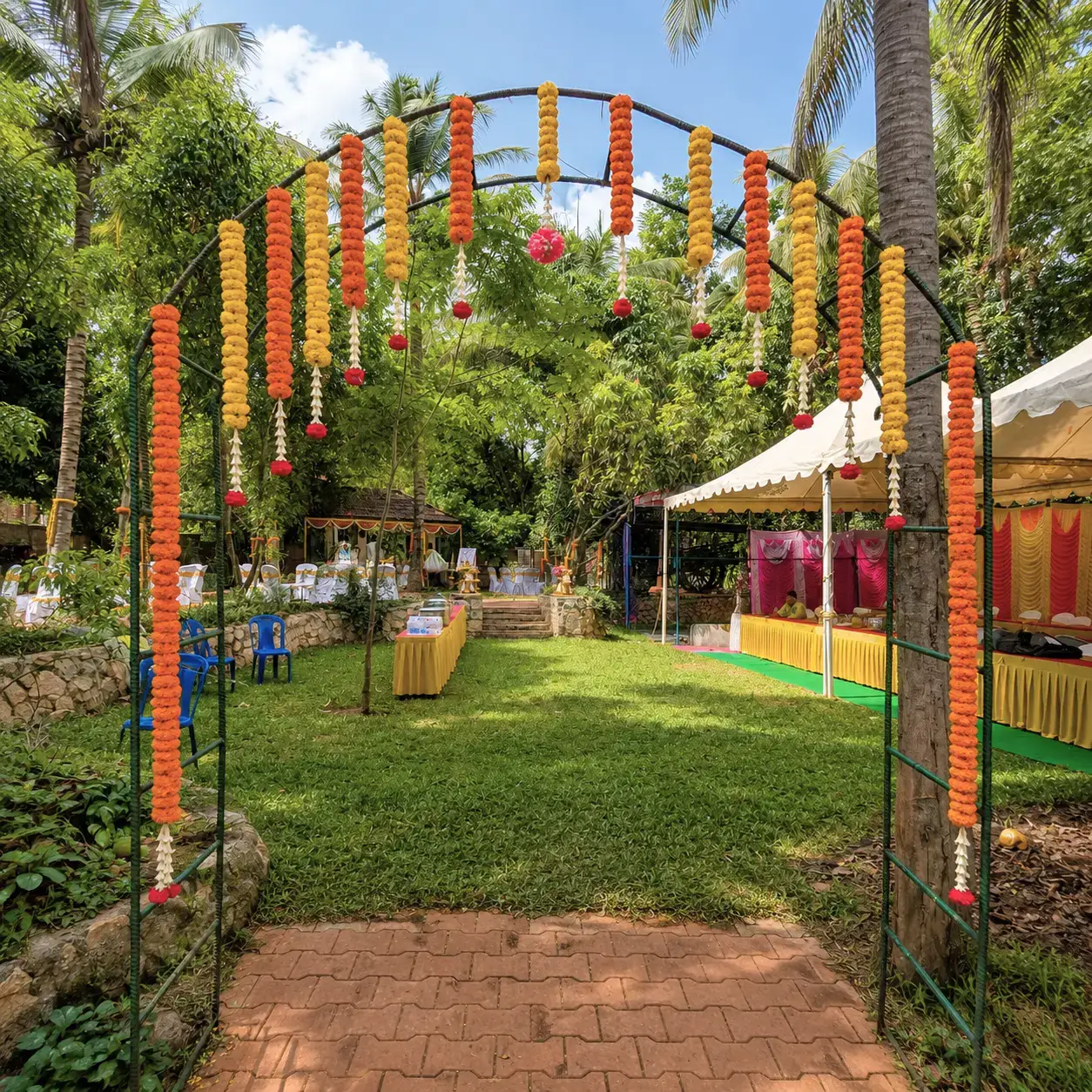 Flower Decoration for Baby Shower Celebration with flower garlands for decoration — photo 2