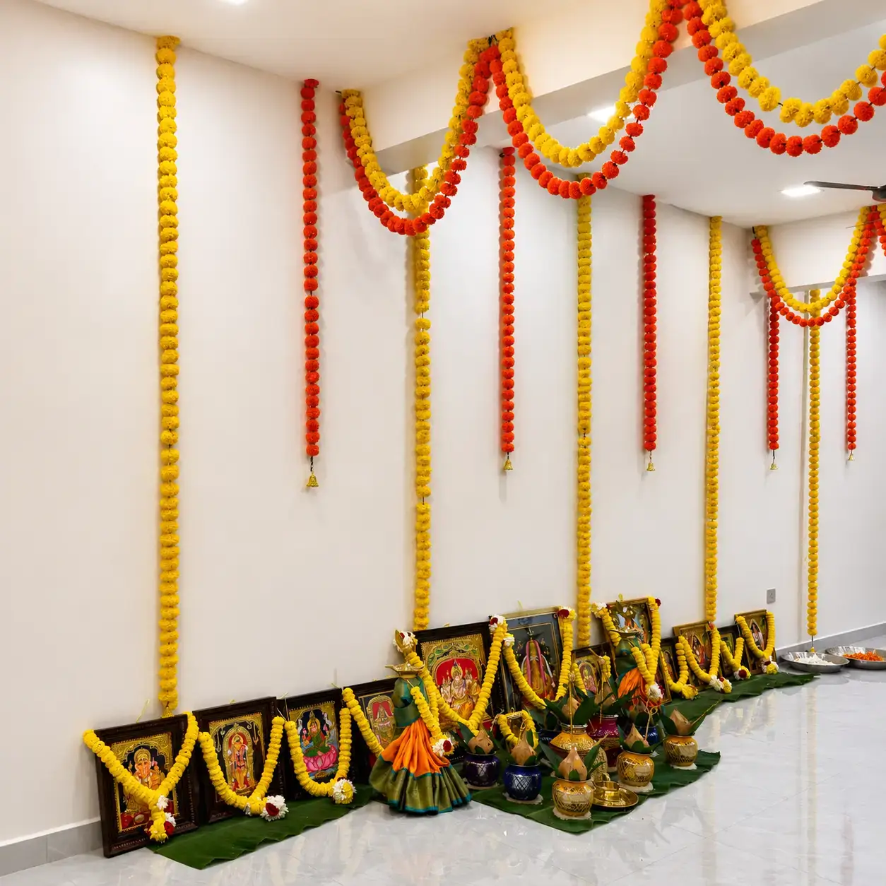 Traditional Housewarming Flower Decoration with flower garland for room & stair decoration — photo 2