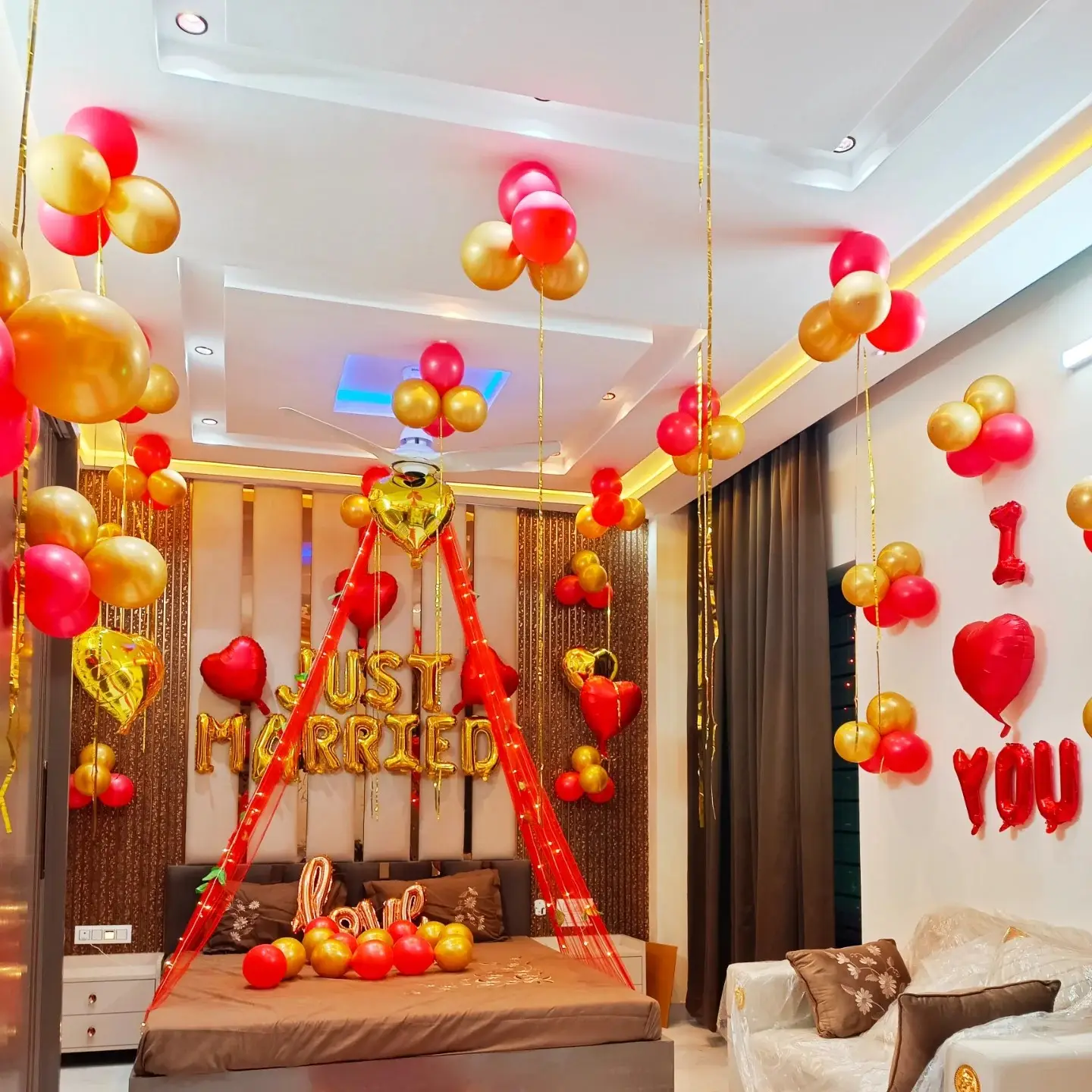 Couple First Night Room Decoration