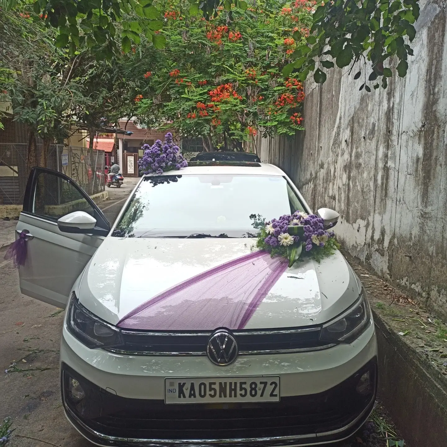 Wedding Car Flower Decoration