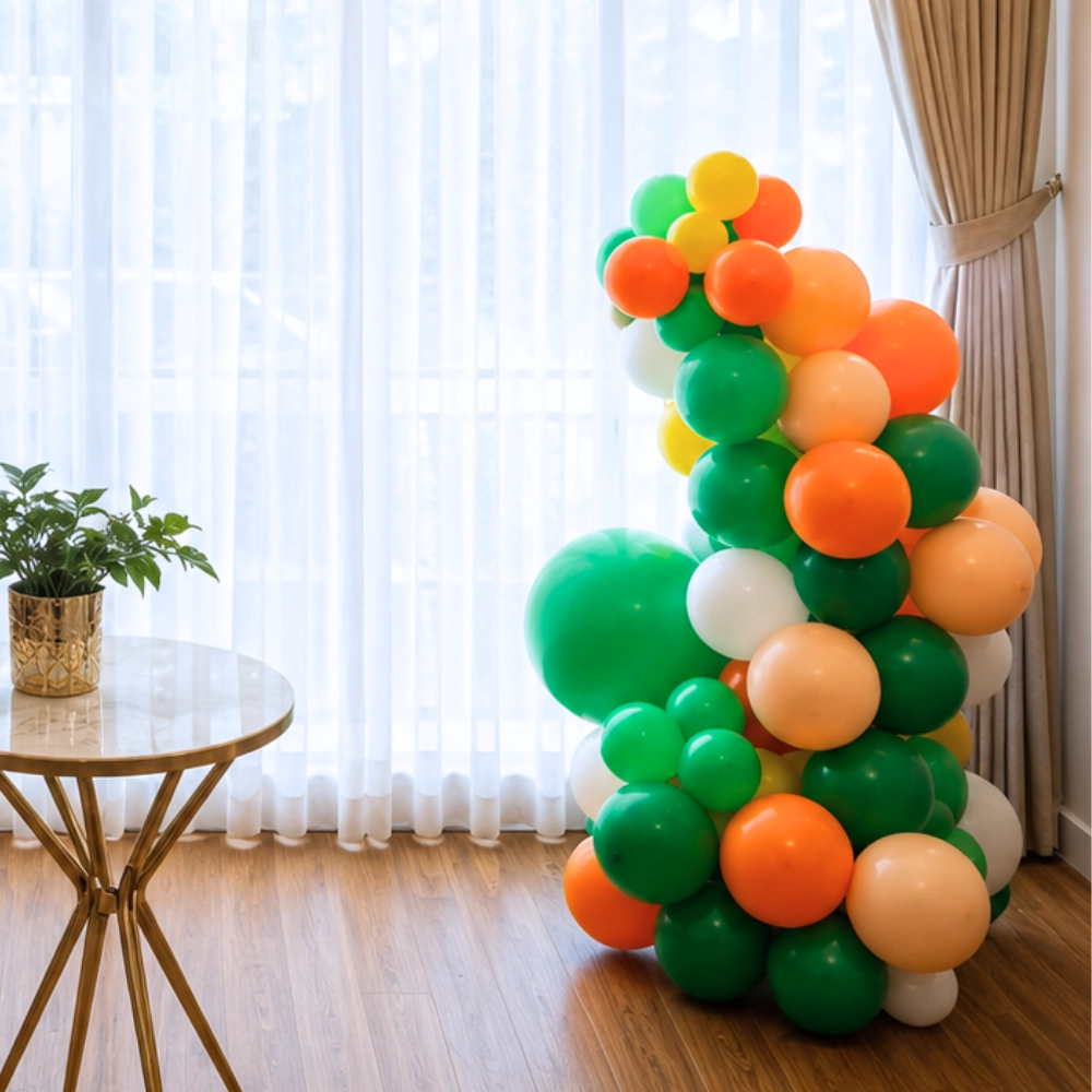 Balloon Decoration on Wall — photo 2