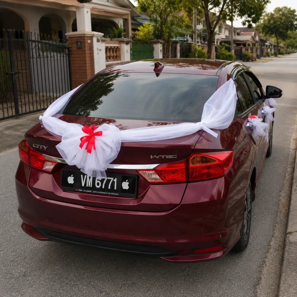 White Cloth Car Decor — photo 2